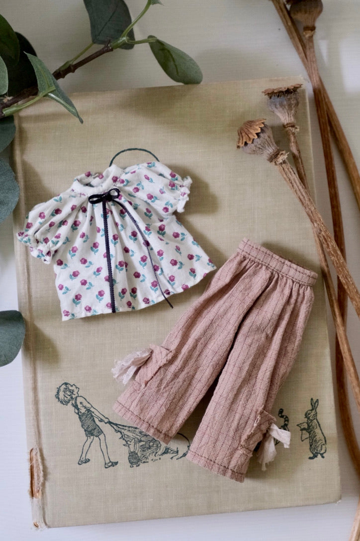 Gathered blouse and pants