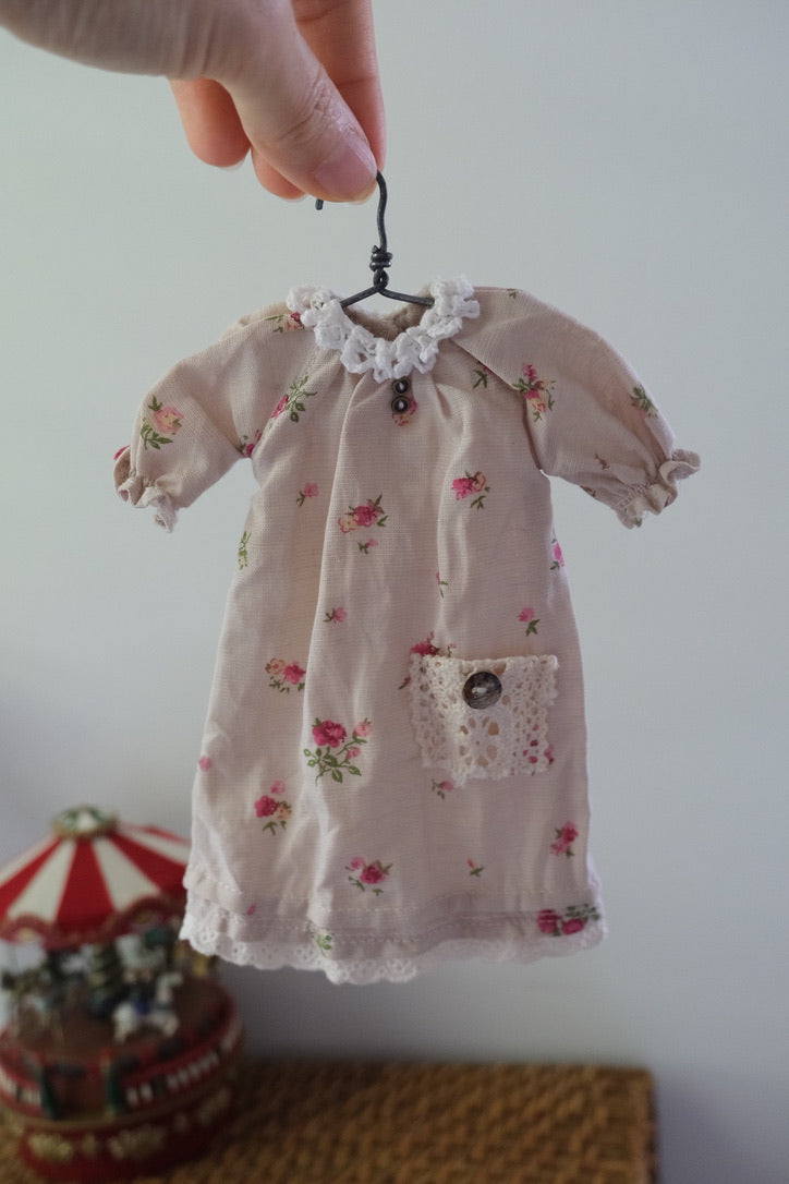 Gathered neck dress and apron_Purple