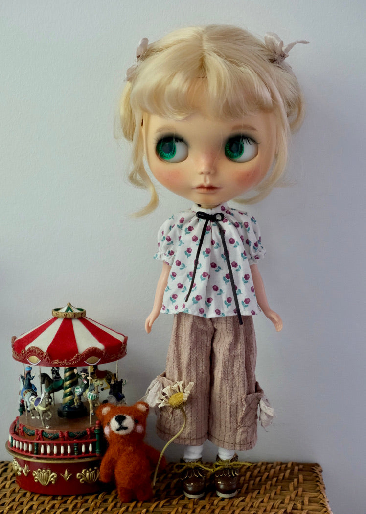 Gathered blouse and pants
