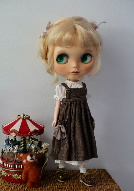 Gathered neck dress and pinafore apron