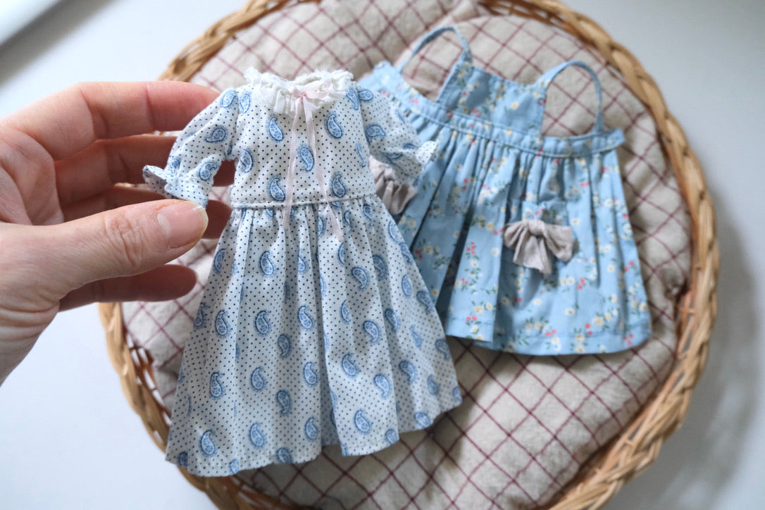 Dress and pinafore apron _ Blue