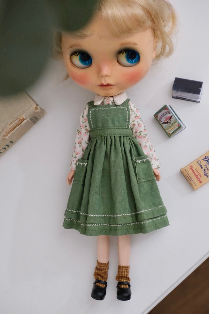 Pinafore dress and floral shirt _ Green