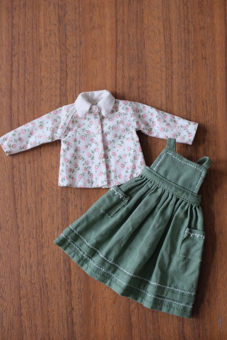 Pinafore dress and floral shirt _ Green