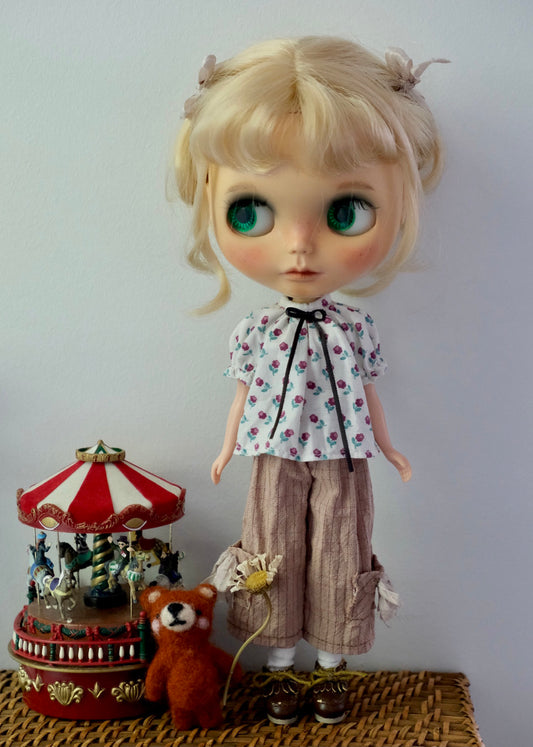Gathered blouse and pants