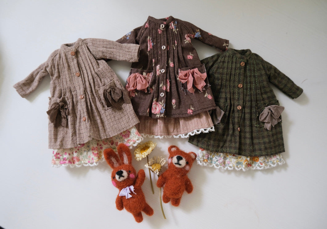 Pin-tucked coat and skirt set _ Beige checker