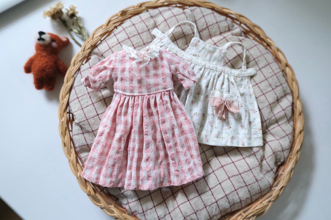 Dress and pinafore apron _ Pink