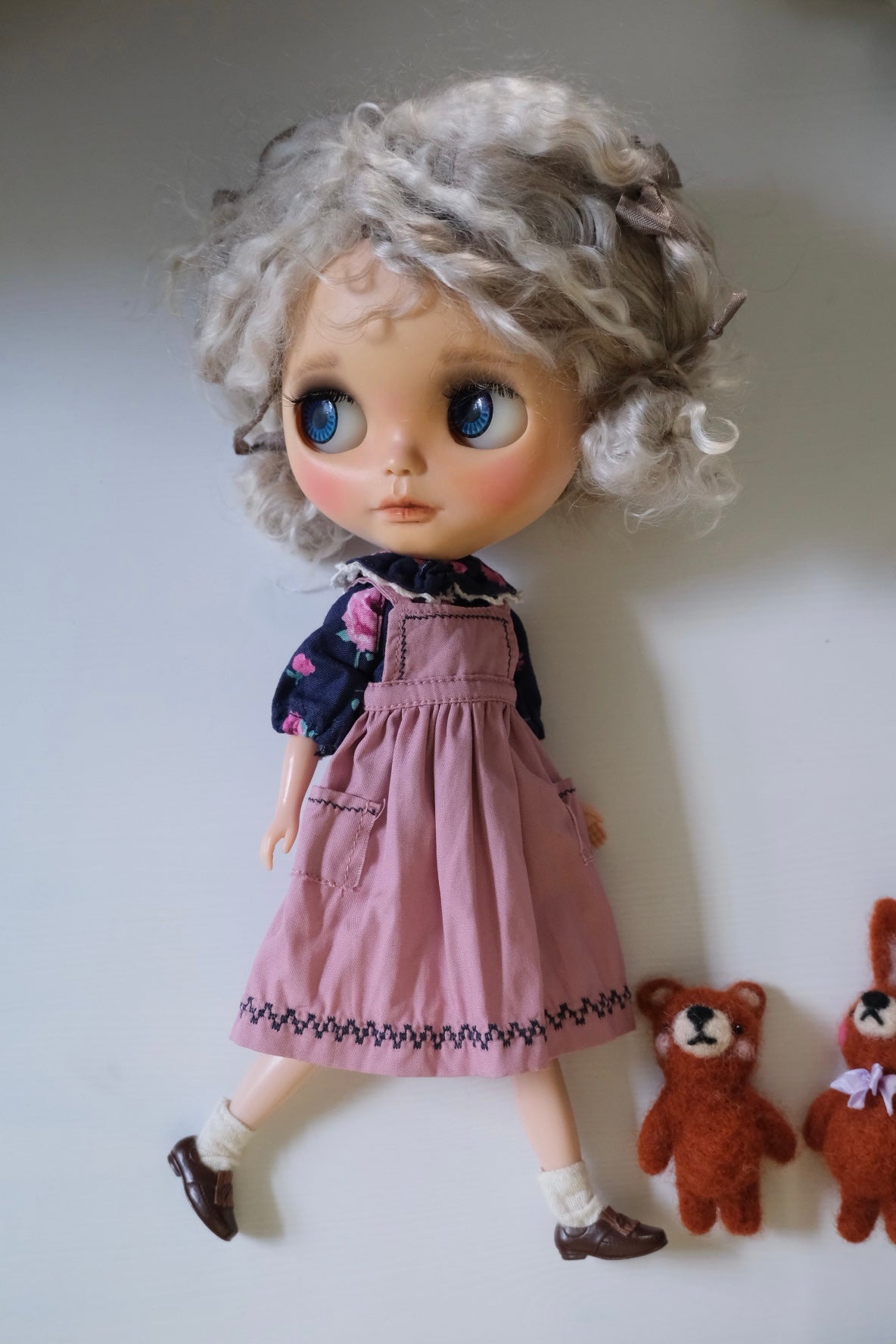 Pinafore dress and floral blouse _ Pink