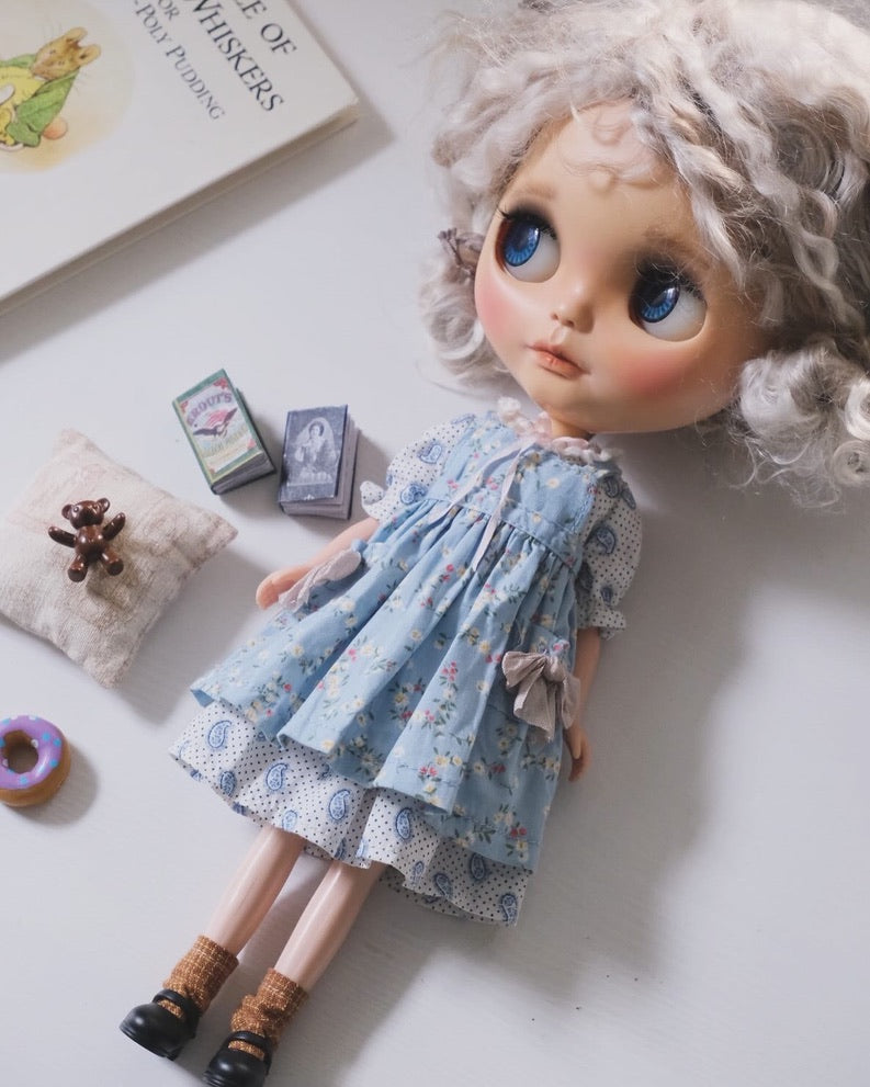 Dress and pinafore apron _ Blue